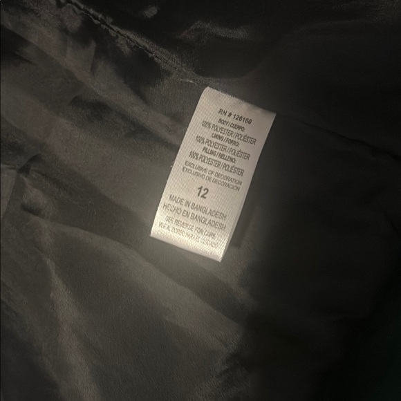 Yellow and Black Sporty Vest with High Collar - Picture 4 of 6